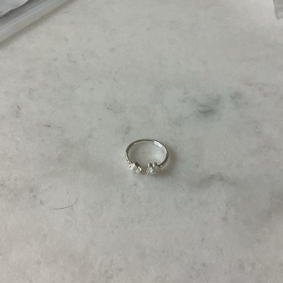 TOUS Elegant Super Power Silver Pearl Ring Brand New - Picture 1 of 3